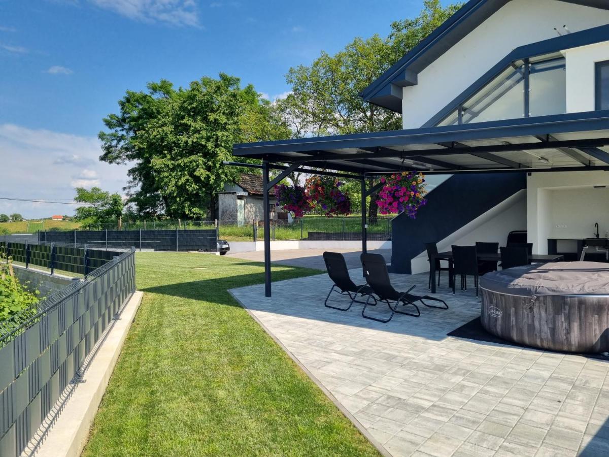 Kuca Za Odmor Kodba Vila Strigova Exterior foto